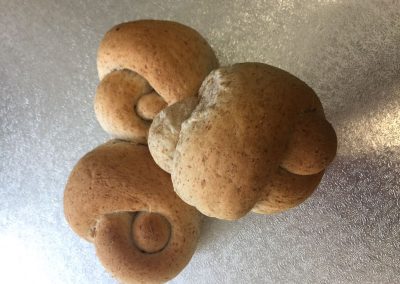 Knots (white & wholemeal)