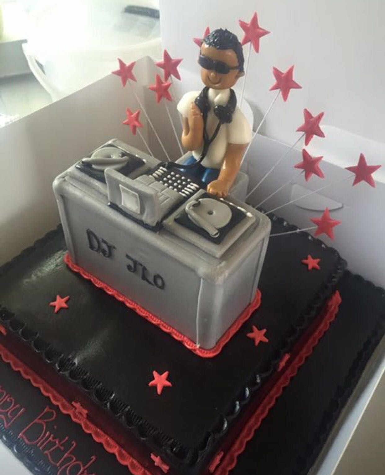 DJ Cake - Decorated Cake by Annette Cake design - CakesDecor